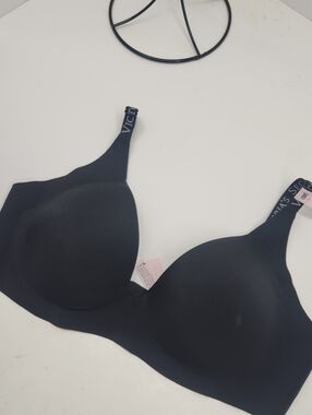Victoria's Secret Black Wireless Seamless Bra M